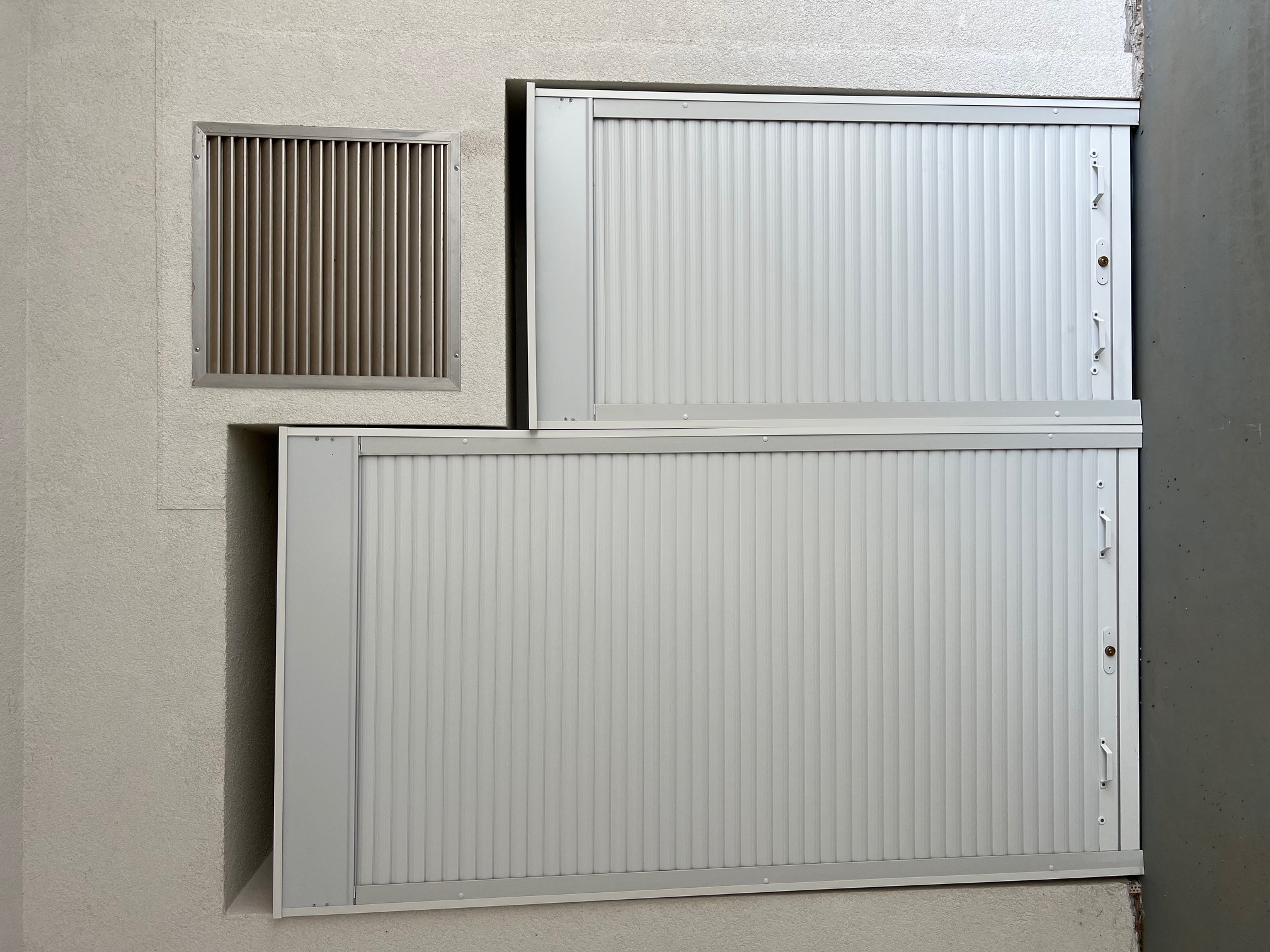 Rulouri exterioare cu arc si yala